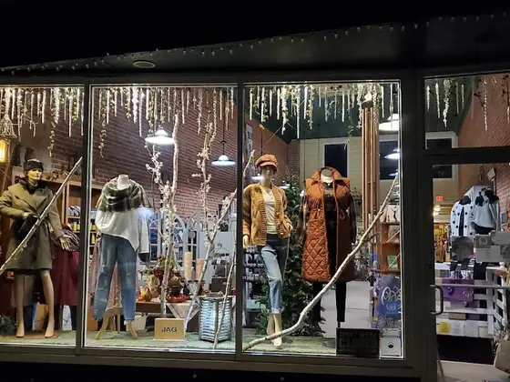 Moongate Gifts & Antiques