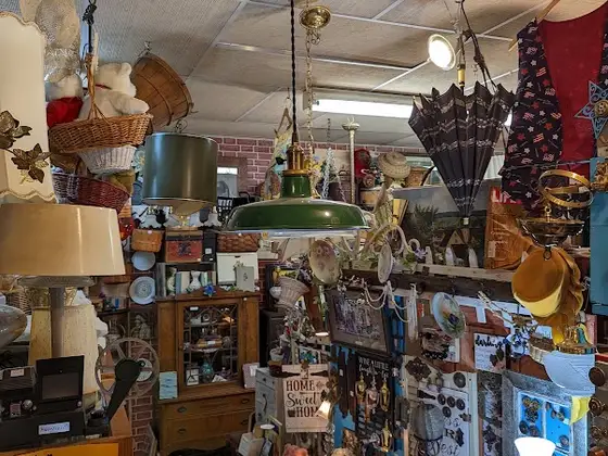 Muff's Hardware / Antiques