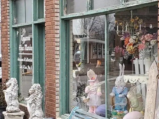 Navarre Flea Market