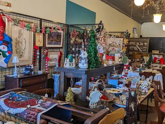 Oakley Hall Antiques and Art