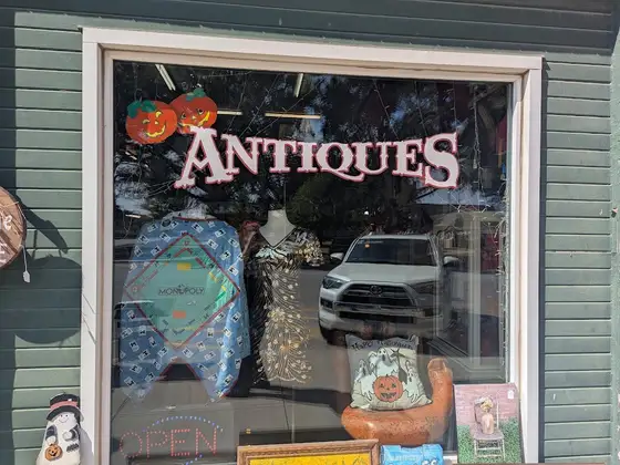 Odd Bettie's
