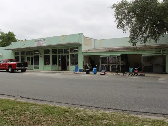 Old Cherry Farms Corinth Thrift Store