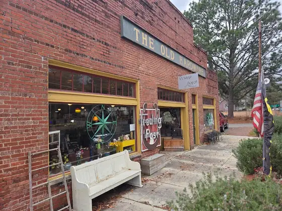 Old Hardware Antiques