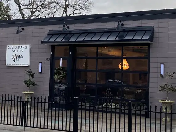 Olive’s Branch Auction Gallery