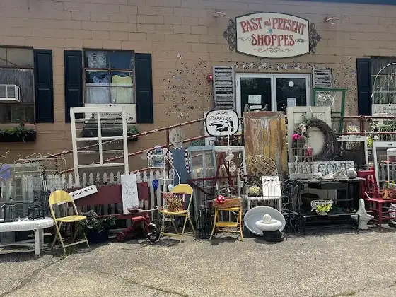 Past and Present Shoppes