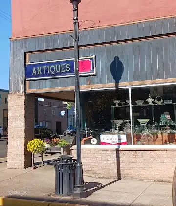 Pioneer Market Antiques