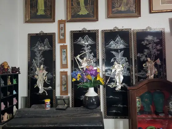 Pitner Unique Antiques