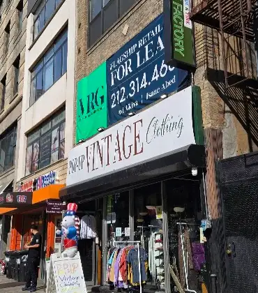 Pop Up Vintage in New York, NY