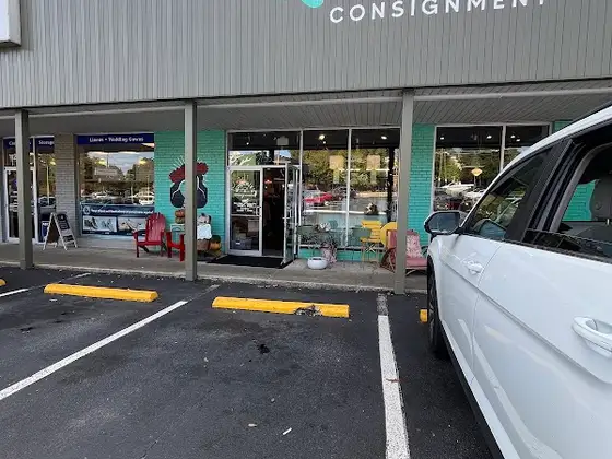 Queenie’s Consignment