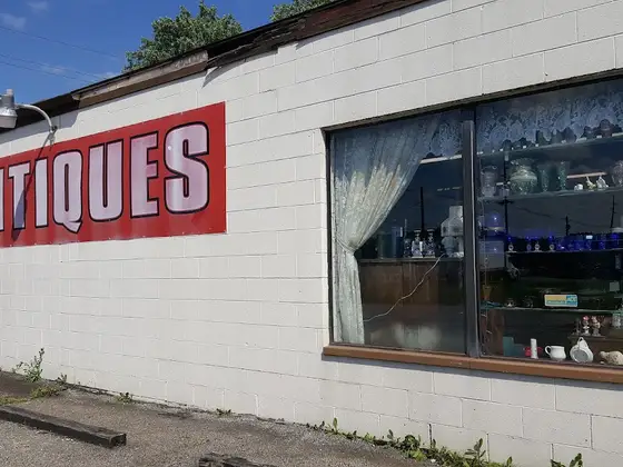 Reggie's Attic-Antiques & Collectibles