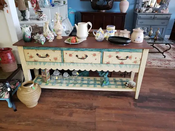 Rosie's Recycled Relics in Quincy, FL