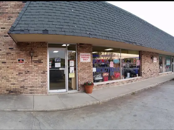 Senior Center Plaza Boutique