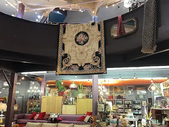 Shops at the Castle on O’Malley