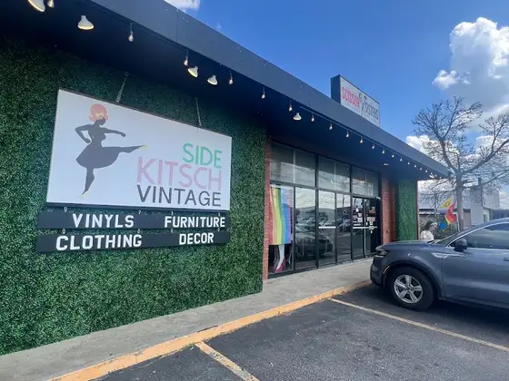 Side Kitsch Vintage