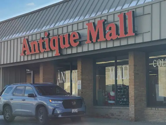 St. Charles Antique Mall in Saint Peters, MO