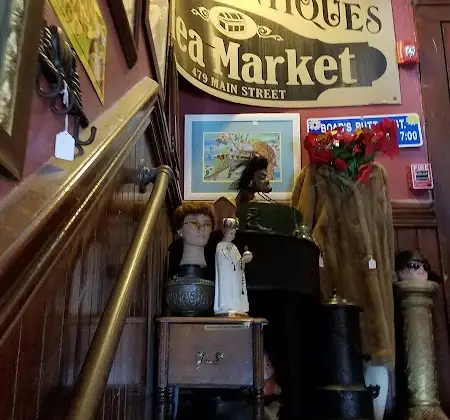 Sturbridge Antique Shops in Sturbridge, MA