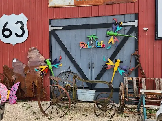 The Barn Shoppes at the Old Sale Barn