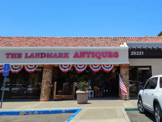 The Landmark Antiques and Collectibles Hall