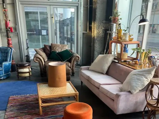 The Mom-Up Vintage Shop