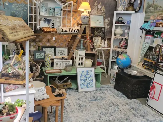 Urbanna Flea Market & Antiques