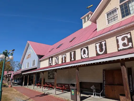 Vermont Antique Mall in Quechee, VT