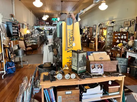 Warehouse antiques@609