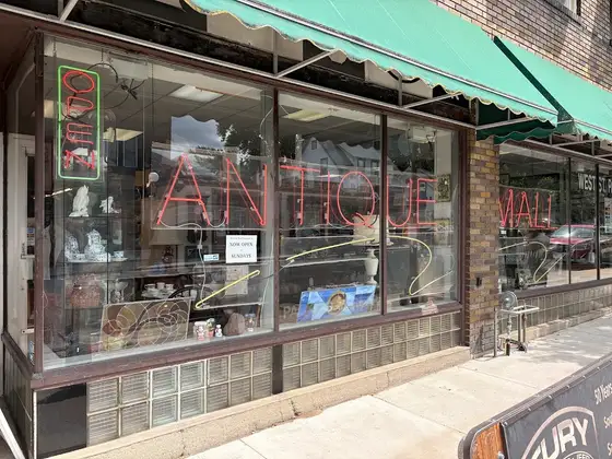 West Saint Paul Antiques