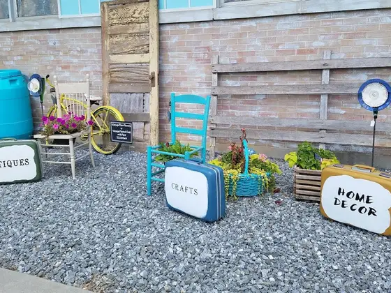 Woodlane Antiques and Crafts