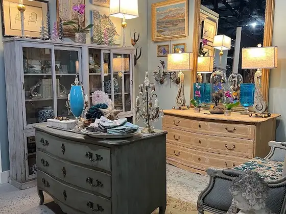 Wynsum Antiques & Interiors
