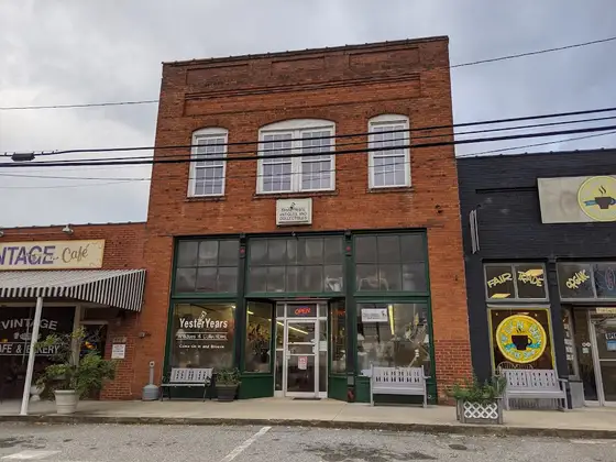YesterYears Antiques and Collectibles